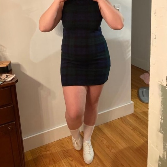 Simons dress - Picture 2 of 2